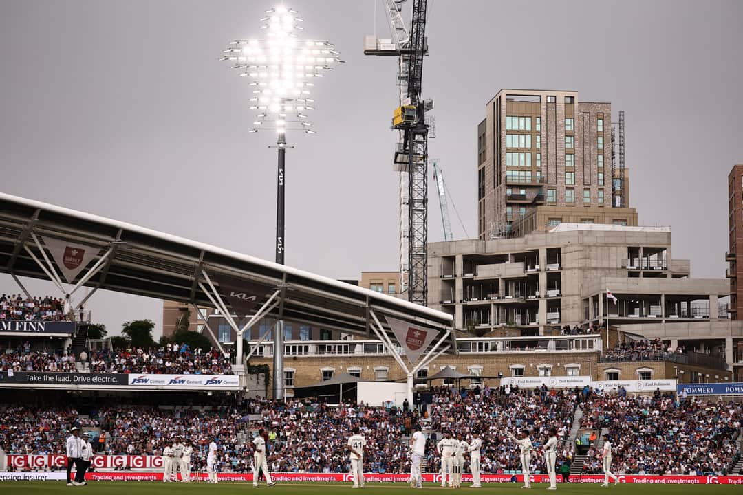 Bad light stopped play on Day 4 at The Oval